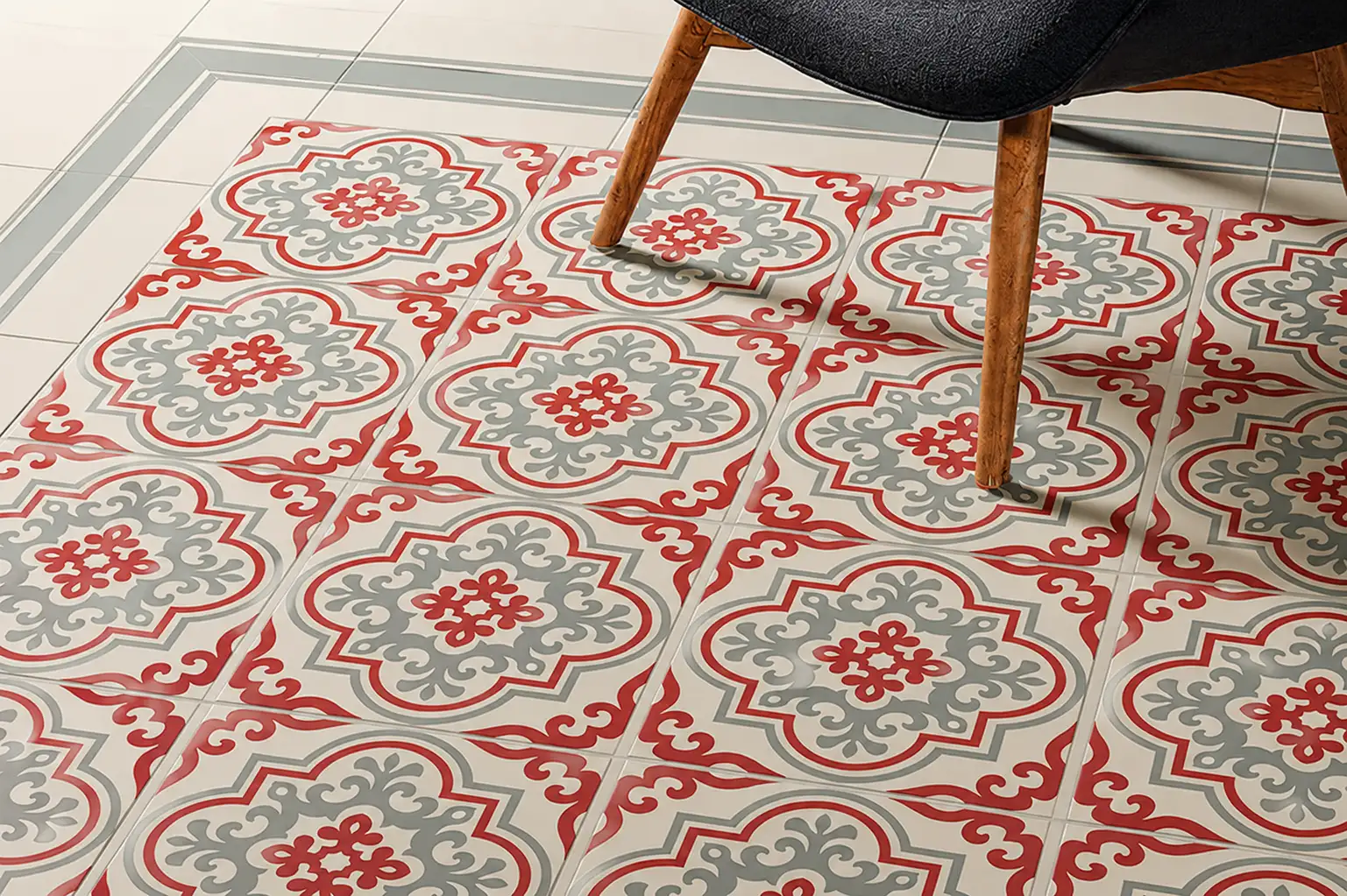 Khác với gạch bông cổ điển, gạch bông porcelain được làm từ bột đá và đất sét tinh chế, sau đó được ép thủy lực cao và nung trên 1200 độ C